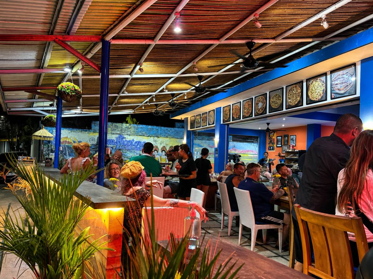 Full house on a Friday — Sun Shooters Bar & Grill, Kerobokan