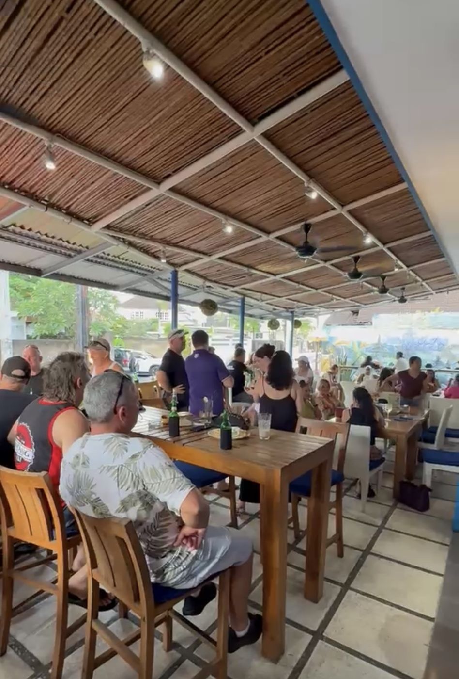 Sunday afternoon crowd — Sun Shooters Bar & Grill, Kerobokan